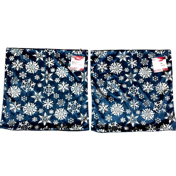 Set Of 2 Christmas Blue Silver Snowflake Decorative Throw Pillow Cover NEW W/TAG - Picture 1 of 7